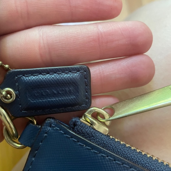 Dark blue coach wristlet - Picture 4 of 5